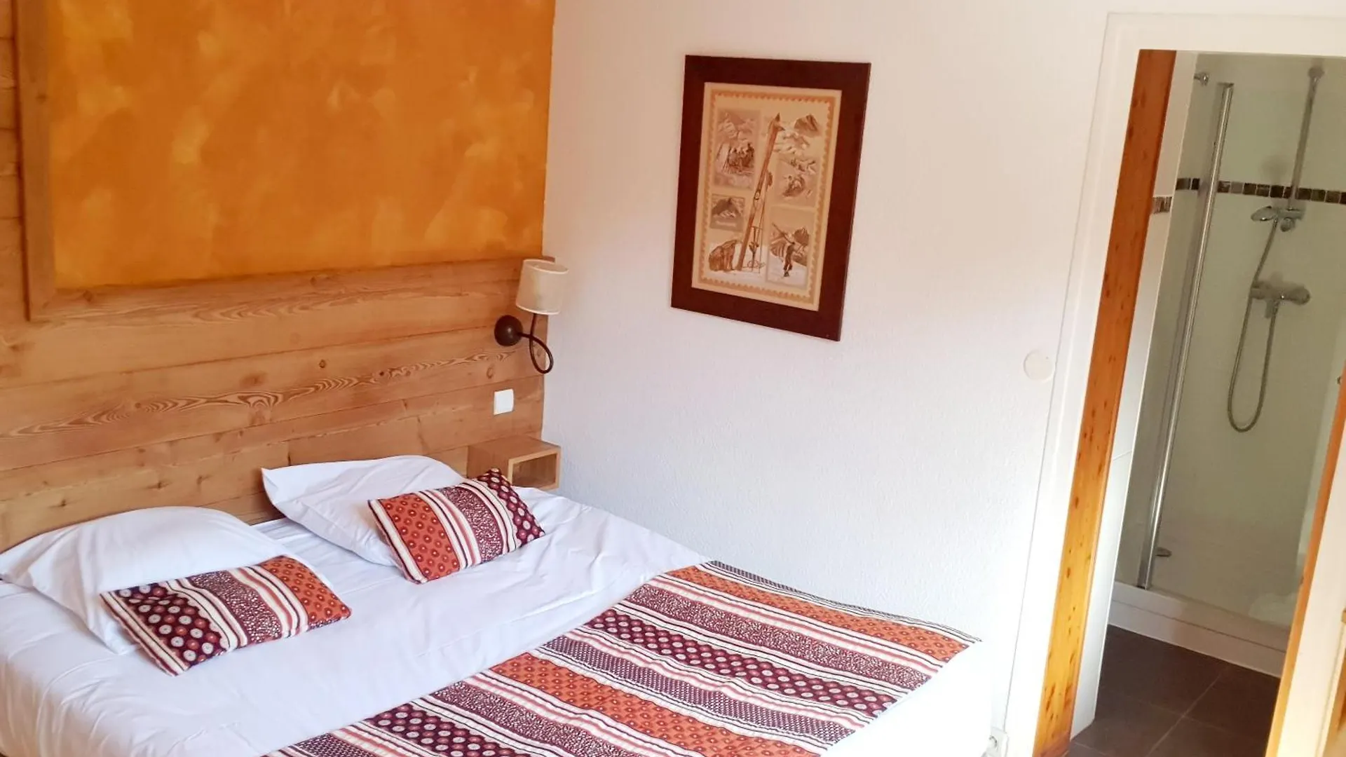 Logis Hotel Les Peupliers Baratier